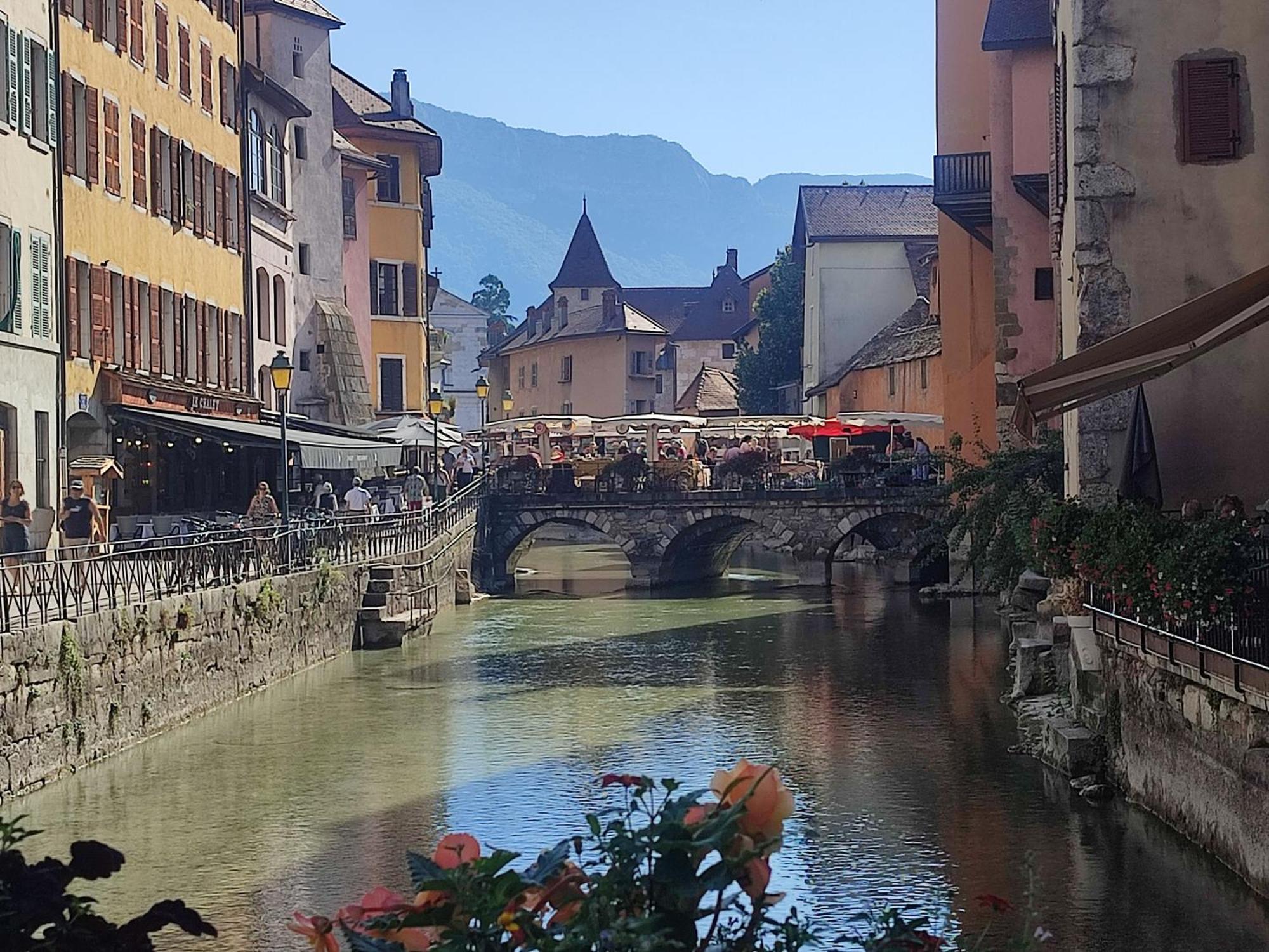 Privatunterkunft Atypique A 200m Du *